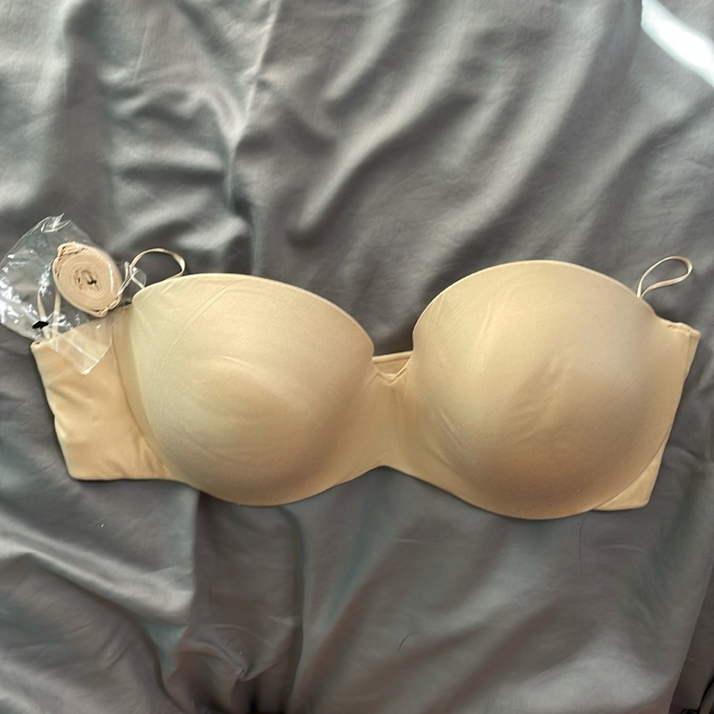 Maidenform strapless bra 38D nude